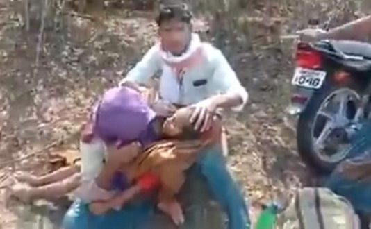 நடந்தே சென்ற வெளிமாநில தொழிலாளி.. சாலையில் இறந்த மகள்!