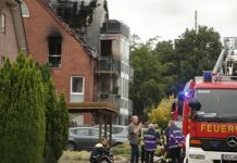 வீட்டின்மேல் விழுந்து நொறுங்கிய விமானம்: தாயை பறிகொடுத்து தவிக்கும் சிறு குழந்தை!