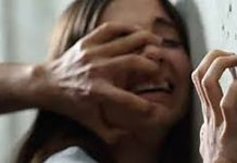 உச்சகட்ட கொடூரம்.. 14 வயசு பெண்ணை.. ஒரு வருஷத்தில் பலமுறை சீரழித்த 3 சிறுவர்கள்.. பெற்றோரும் உடந்தை!!