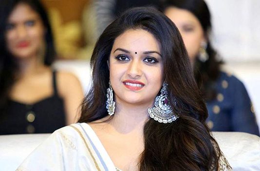 நடிகை கீர்த்தி சுரேஷா இது? மேக்கப் இல்லாமல் எப்படி உள்ளார் பாருங்க..!