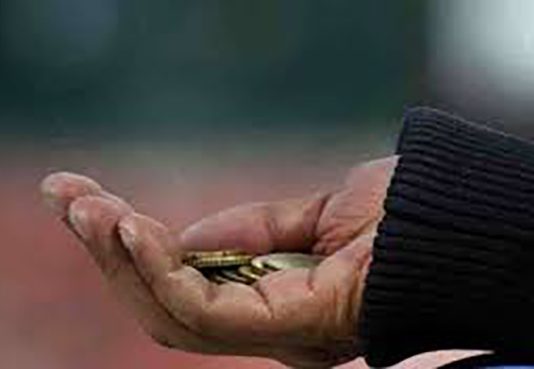 வெளிநாட்டில் பிச்சை எடுத்து வந்த பெண்ணிண் வங்கிக் கணக்கில் இருந்த தொகை! அதிர்ந்து போன பொலிசார்: எவ்வளவு இருந்தது தெரியுமா?