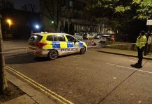 இளம்பெண்ணின் கையை கெட்டியாக பிடித்து இழுத்த நபர் செய்த செயல்! அடுத்து நடந்த சம்பவம்!!