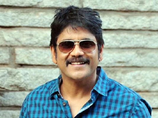 பிரபல நடிகருடன் பிக்பாஸ்-4 ஷூட்டிங் ஆரம்பமானதா? இணையத்தில் கசிந்த புகைப்படம்
