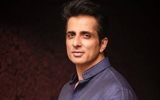 கொரோனா ஊரடங்கில் கடவுளாக மாறி உதவி வரும் வில்லன் நடிகர் சோனு சூட்.. குவியும் வாழ்த்துக்கள்!