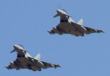 லண்டன் விமான கழிவறையில் மர்ம பொருள்… பயணிகள் விமானத்தை வழிமறித்த போர் விமானங்கள்: தீவிரவாத சதி முறியடிப்பு?