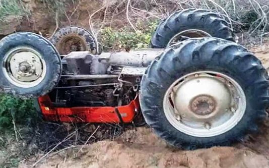 உழவு இயந்திரத்தில் சிக்கி பலியாகிய விவசாயிஉழவு இயந்திரத்தில் சிக்கி பலியாகிய விவசாயி!