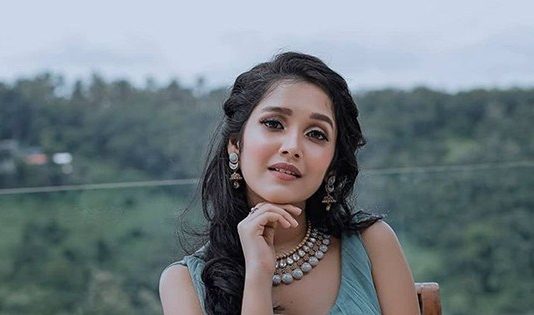 “இது என்னுடைய விருப்பம் எனது உடம்பு, எப்படி வேணாலும் கொடுப்பேன் உனக்கென்ன?” ரசிகரை வெளுத்த அனிகா !