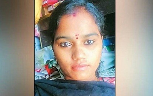 17 வயதில் திருமணமாகி 2 குழந்தைகளை பெற்ற இளம்பெண் : மறுமணம் செய்ய நினைத்த கணவன் : நடந்த வி பரீதம்!!