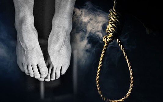 தூ.க்.கில் தொ ங்கிய நிலையில் நபரொருவர் ச.ட.லமாக மீட்பு!