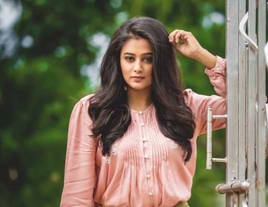வயசானாலும், இன்னும் அந்த துள்ளும் இளமை மாறவில்லை – பிரியாமணி Clicks !