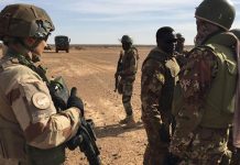 பயங்கரவாதிகளுக்கு எதிராக நடந்த தாக்குதல்! பிரான்ஸ் இராணுவத்தினர் இரண்டு பேர் பலி!!