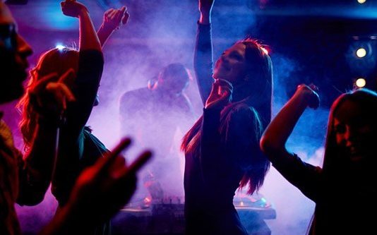 தொலைபேசி ஊடாக நண்பர்களான ஆண்களும் பெண்களும் செய்த மோசமான செயல்!!