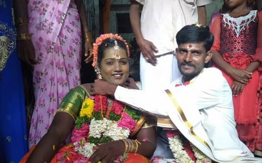 திருநங்கையை காதலித்து திருமணம் செய்து கொண்ட இளைஞர்! அவர் சொன்ன காரணம்: சம்மதித்த பெற்றோர்!