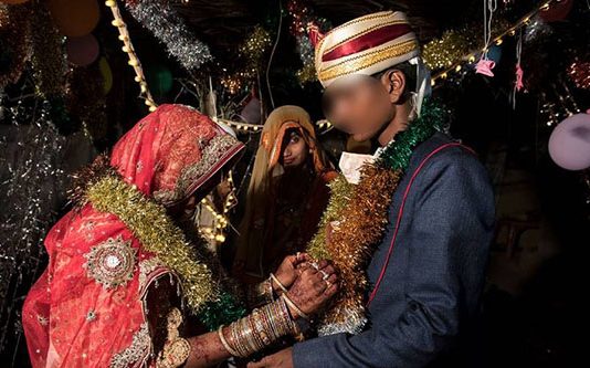 10 ஆண்டுகளில் அந்த பெண்… 66 வயது முதியவரை திருமணம் செய்த பெண்ணைப் பற்றி விசாரணையில் திடுக்கிடும் தகவல்!!