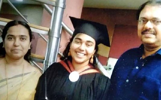 அதிகாலையில் கேட்ட அலறல் சத்தம்: தீயில் கருகிய நிலையில் மீட்கப்பட்ட ஒரே குடும்பத்தை சேர்ந்த மூவர்!!