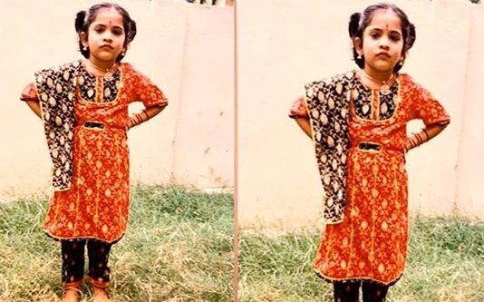 இந்த குட்டி பொண்ணு இப்போ பிரபலமான நடிகை: யாருன்னு தெரியுதா பாருங்க?