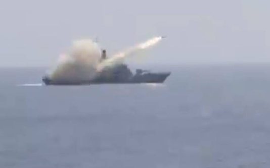 இந்திய கடற்படை உருவாக்கிய நவீன ஏவுகணை! துல்லியமாக தாக்கிய வீடியோ காட்சி!!