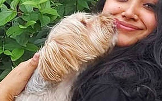 எஜமானரின் திருமணத்திற்காக 26 மணி நேரம் பயணம் செய்த நாய்க்குட்டி!!