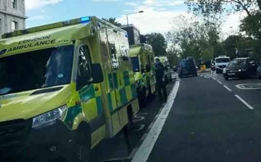 லண்டன் பாடசாலை ஒன்றில் அதிர்ச்சி சம்பவம்: அவசரமாக மருத்துவமனைக்கு விரைந்த 13 மாணவர்கள்!!