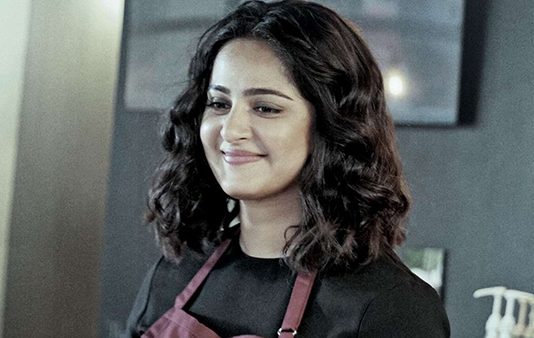 நடிகை அனுஷ்காவின் பிரமாண்ட வீட்டை பார்த்துள்ளீர்களா? இதோ பாருங்க!!