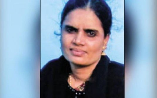 கணவனால் மனைவிக்கு நே ர்ந்த வி பரீதம் : வீட்டிற்கு ஓடி வந்த மகனுக்கு காத்திருந்த அ திர்ச்சி!!