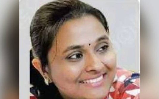 முதல் திருமண நாளை கொண்டாட தயாரான கணவன்! மனைவியை எதிர்பார்த்து காத்திருந்தவருக்கு வந்த அதிர்ச்சி செய்தி!!