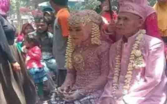 17 வயது சிறுமியை திருமணம் செய்து விவாகரத்து கேட்ட 78 வயது முதியவர்; அதிர்ச்சியில் குடும்பத்தினர்!!