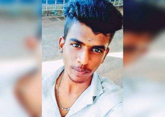 ந டு வீ தியில் இ ளைஞனுக்கு நே ர்ந்த வி பரீதம்!!