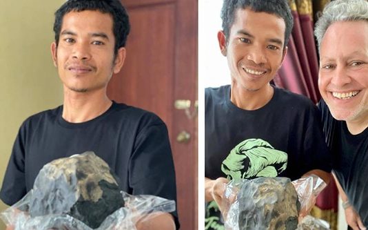 கூரையை பிய்த்துக் கொண்டு வானில் இருந்து விழுந்த கல்லால் அ டித்த அதிர்ஷ்டம்! மில்லியனராக மாறிய ச வ ப்பெ ட்டி தயாரிப்பாளர்!!