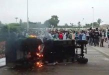சூ றை யாட ப் பட்ட ஐபோன் தொழிற்சாலை – 160 பேர் கை து – 7,000 பேர் மீது வழக்கு பதிவு…!!