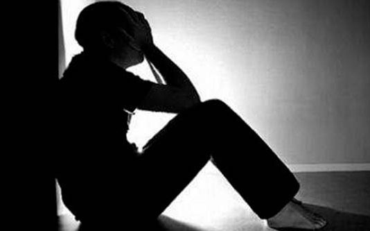 தனியாக இருந்த பெண்ணிடம் அத்துமீறிய ம ர் ம நபர்.. ஆ த்திரத்தில் பெண் செய்த கொ டூ ர செயல்!