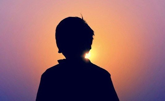 10 வயது சிறுவனுக்கு நடந்த கொ.டூ.ர செ.யல் !! கொ.டூ.ர செ.யல் செய்தவர்கள் தப்பி ஓட்டம்!