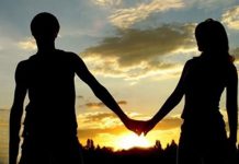 கொரோனா வார்டிலேயே உருவான காதல் கதை.. இணையத்தில் வைரலாகும் அழகிய புகைப்படம்!!