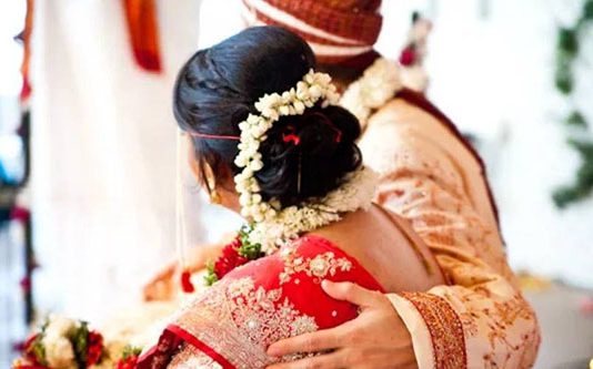 காதலனுக்கு நடக்கவிருந்த திருமணம்… மண்டபத்திற்கு நுழைந்த காதலி செய்த செயல்..!!