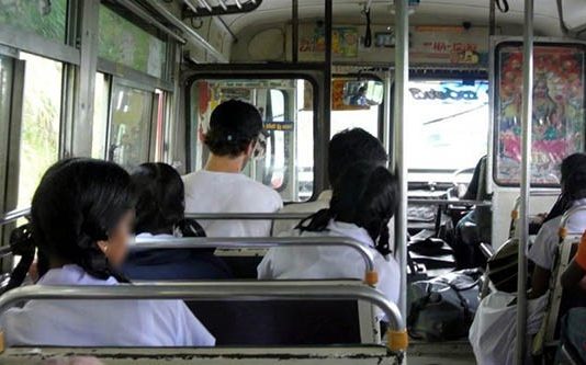 20 ரூபாவுக்காக கொ.டூ.ர.மா.க தா.க்.க.ப்.ப.ட்.ட மா ணவர்கள் : சினிமா பாணியில் ர.வுடிகள் அ.ட்டகாசம்!!