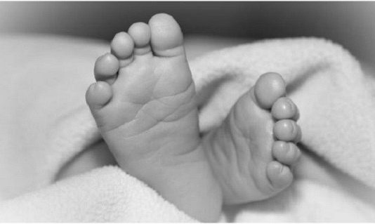 அறுவை சி கிச்சை முடித்து தையல் போடாமல் விரட்டியடிக்கப்பட்ட 3 வயது கு ழ ந்தை ம ரணம்! இந்தியாவில் ஒரு அ தி ர்ச்சியூட்டும் சம்பவம்!!