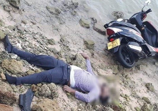 மோட்டார் சைக்கிள் கடலுக்குள் பாய்ந்ததில் ஒருவர் பலி!!