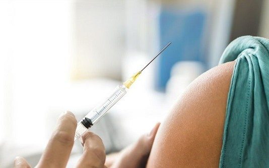 இலங்கையில் கோவிட் தடுப்பூசி செலுத்திய பெ ண்ணுக்கு நேர்ந்த கதி!!