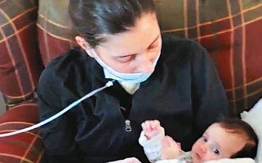 குழந்தை பெற்று 3 மாதங்களுக்கு பின்னர் குழந்தையை சந்தித்த தாய் : உருக்கமான சம்பவம்!!