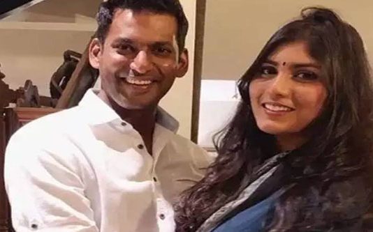 கடலுக்கடியில் நடிகர் விஷாலின் முன்னாள் காதலி செய்த வேலை.. ட்ரெண்டிங் புகைப்படம்!