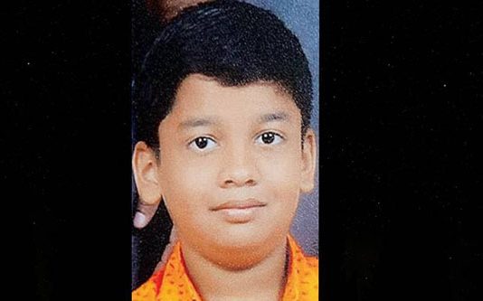 பேஸ்புக் வீடியோவை பார்த்து.. சி றுவன் தனக்குதானே செ ய் த கொ.டூ.ர.ம்.. க த றிய குடும்பம்!