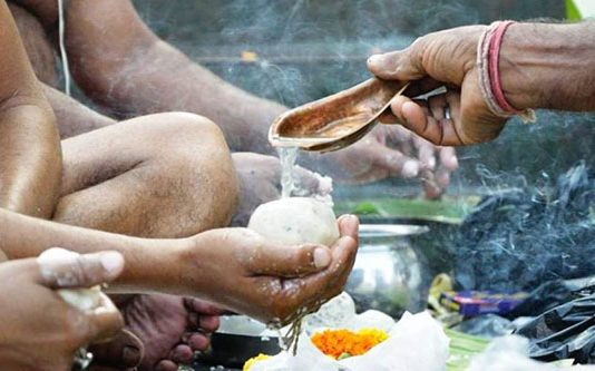 உயிரோடு இருக்கும் முதல்வருக்கு ச டங்கு நடத்தி சிக்கிக் கொண்ட நபர்! எந்த நாட்டில் தெரியுமா?