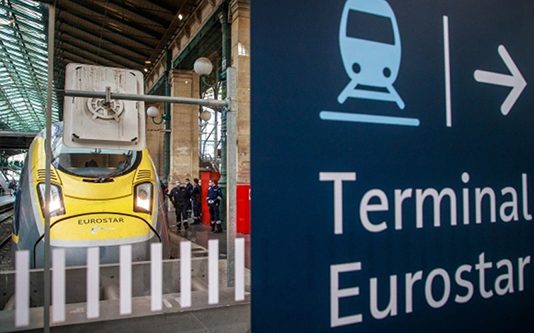 பாரிஸில் பட்டப்பகலில் ப கீர் ச ம்பவத்தின் பின்னணி?