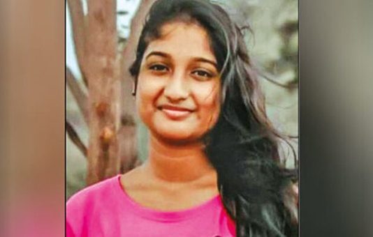 கனவுகளுடன் இருந்த கல்லூரி மா.ணவி… ஏ.மா.ற்றப்பட்டதால் எ.டுத்த வி.ப.ரீ.த மு.டிவு!