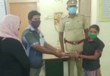 சாலையில் கிடந்த பர்ஸில் இருந்த ஆயிரக்கணக்கிலான பணம்! அதை எடுத்த பெண் செ.ய்த செயல்!!