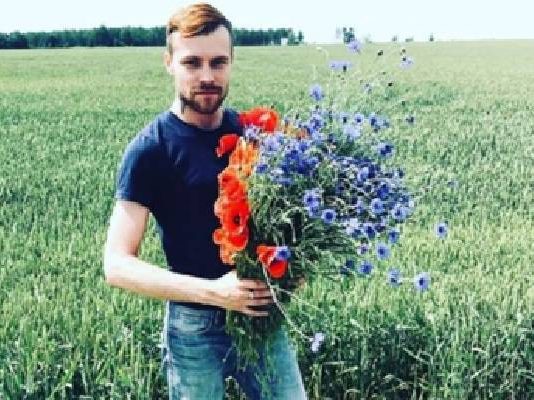 ஐரோப்பிய நாடொன்றில் உ.யி.ருடன் எ.ரி.த்.து கொ.ல்ல.ப்.பட்ட இ.ளை.ஞர்!