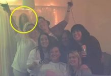 ஏழு இளம் பெண்கள் இணைந்து எடுத்துக்கொண்ட செல்பி : பீதியை ஏற்படுத்திய எட்டாவதாக தெரிந்த பெண் முகம்!!