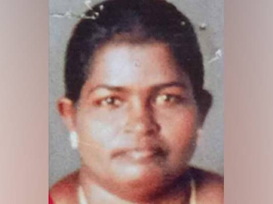 காலையில் கோழி கூண்டை திறக்க வீட்டின் பின்பக்கம் சென்ற மருமகள்! மாமியாரின் நிலையை பார்த்து ஏ ற்பட்ட அ.தி.ர்ச்சி!!