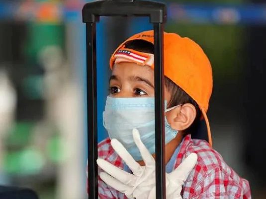 தமிழகத்தில் ஒரேநாளில் 810 கு.ழ.ந்.தைகளுக்கு கொரோனா: வெளியான நடுங்க வைக்கும் தகவல்!!