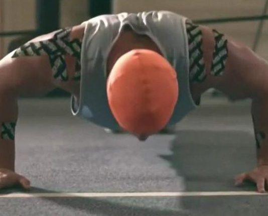 ஒரு மணி நேரத்தில் 3050 புஷ்அப்..! அமெரிக்க இளைஞர் கின்னஸ் சாதனை!!